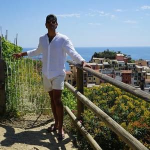 Meet your Posher, Yash